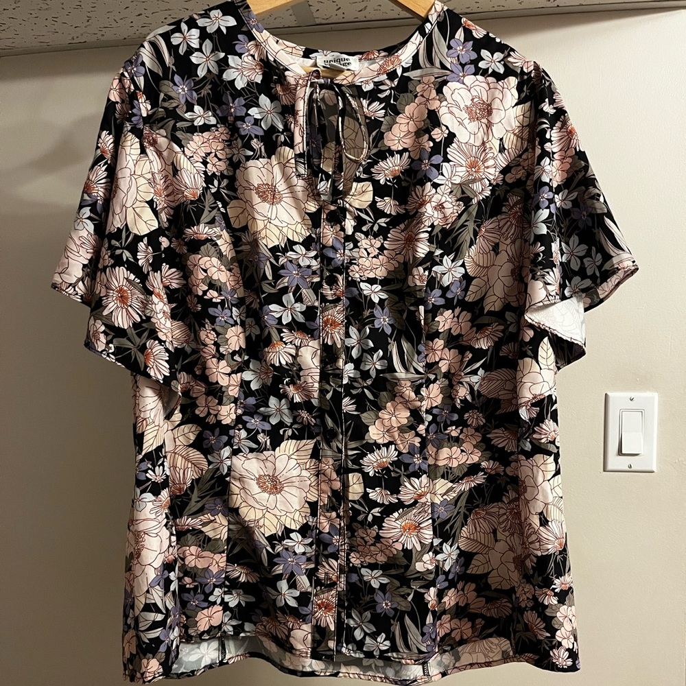 Unique Vintage Floral Blouse - Picture 2 of 4